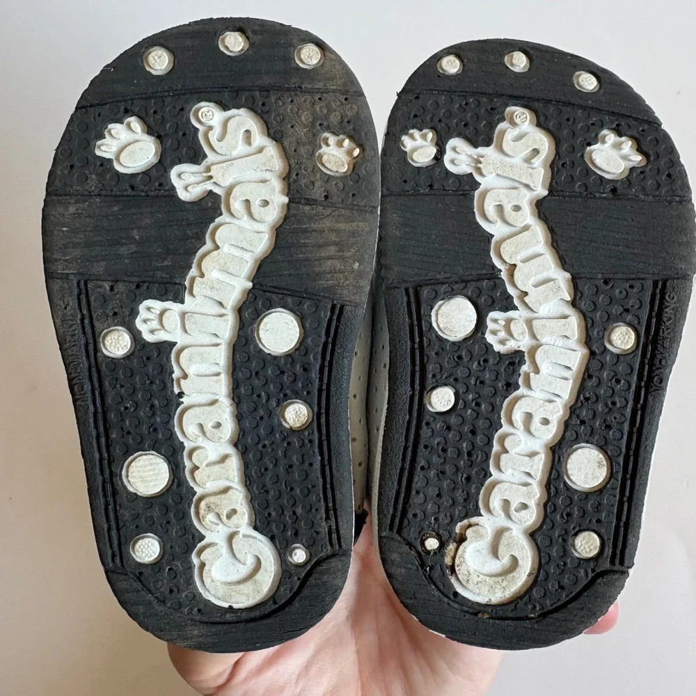 Garanimals Infant Boys Fire Truck Sneakers White Hook Loop Size 2‎ Y2K
